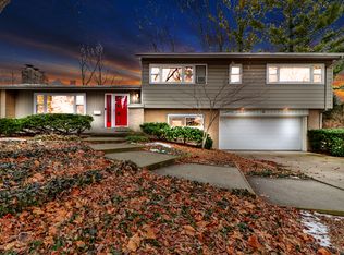 15 Foley Ave, Bloomington, IL 61701