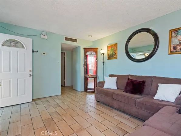 415 E Avenue J13, Lancaster, CA 93535