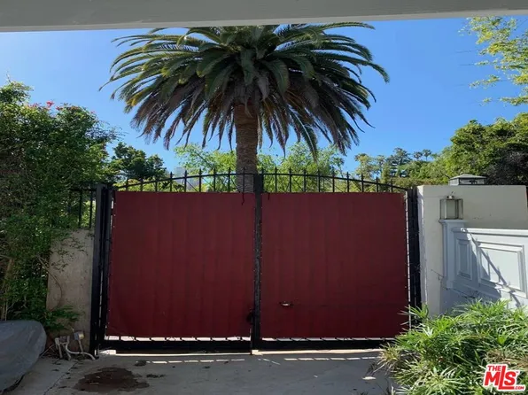 1215 Hilldale Ave, West Hollywood, CA 90069