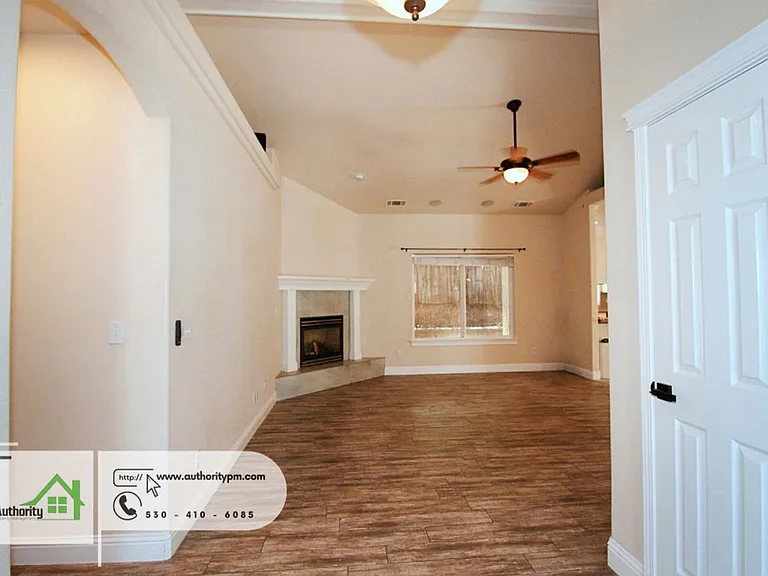 2279 Wicklow St — Photo 4