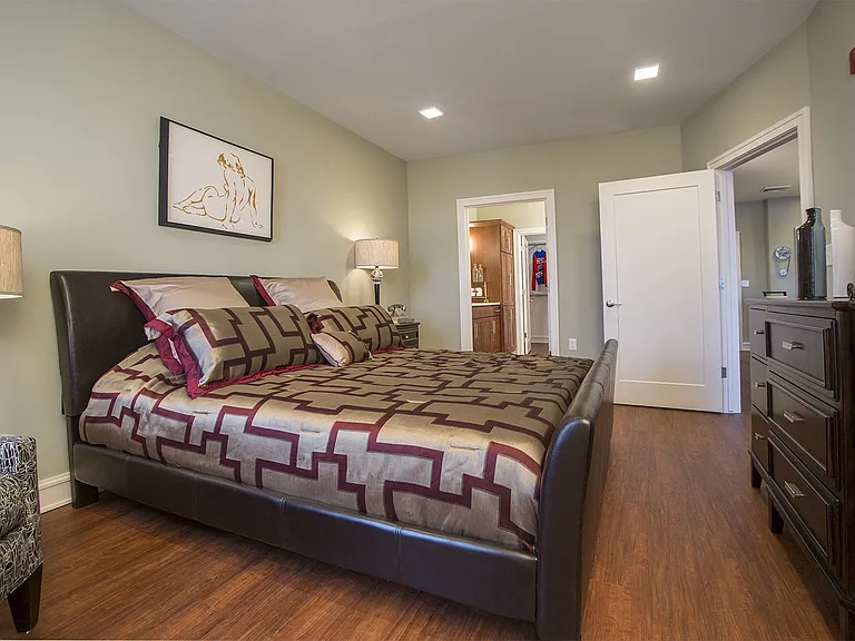 Eight55 Apartments — Photo 10
