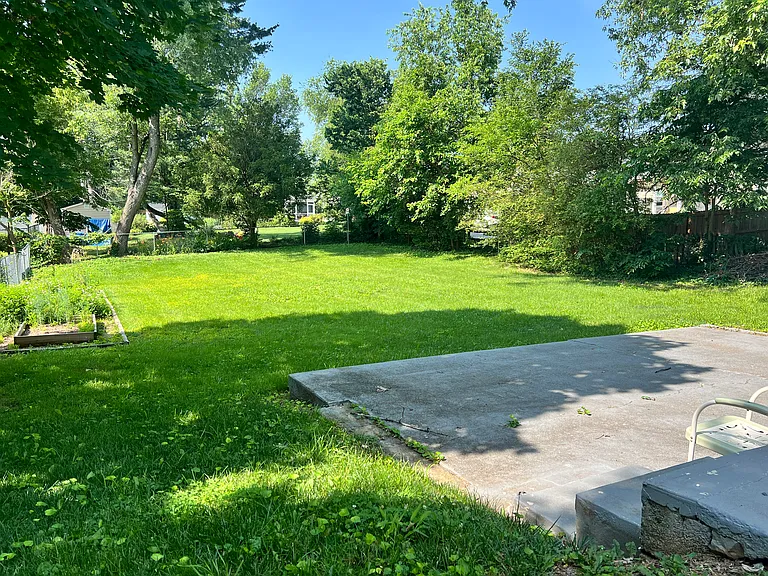 373 Franklin St — Photo 27