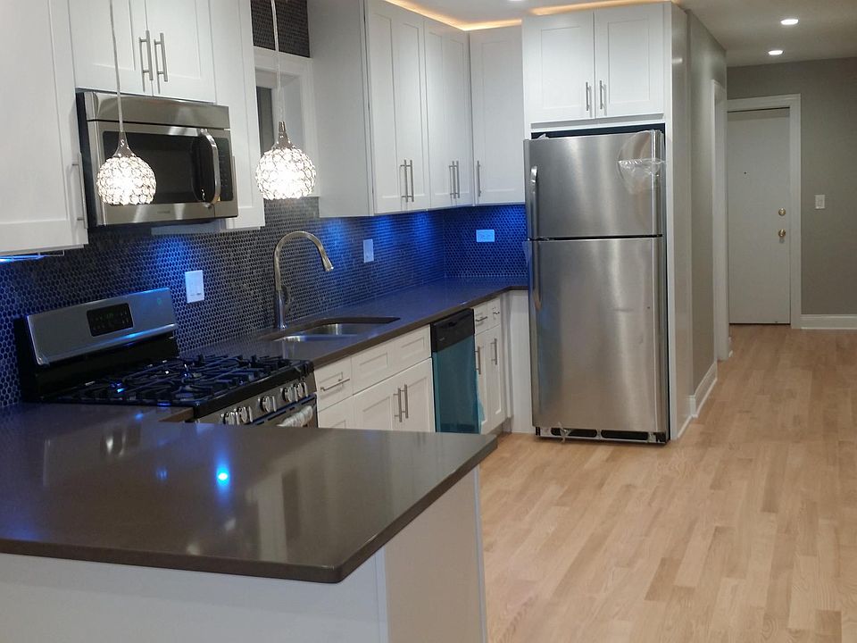 1st image of 1823 W Augusta Blvd Floor 1