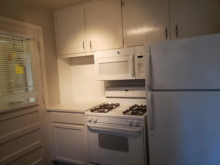 2215 Somerset Dr — Photo 21