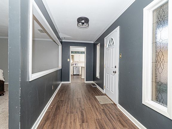 3rd image of 1212 N Main St