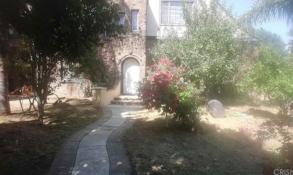 2nd image of 8372 Ventura Canyon Ave