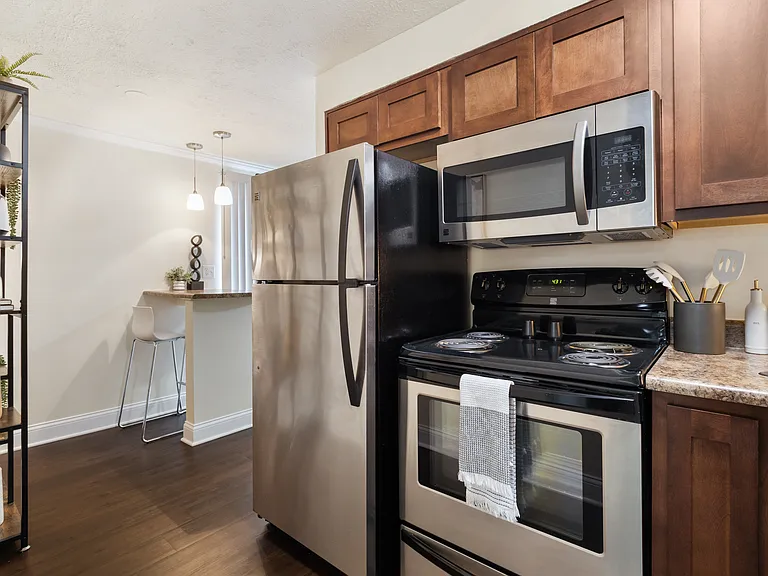 Indiana Flats and Townhomes — Photo 9