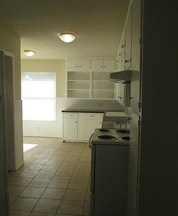 4th image of 4633 Selkirk Dr