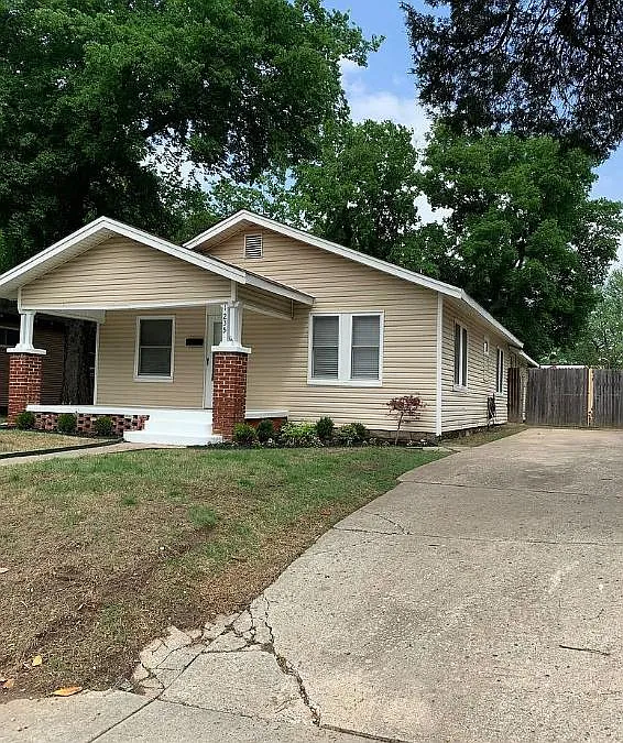 3 bed, 1460 sqft, $1,950 — Photo 4