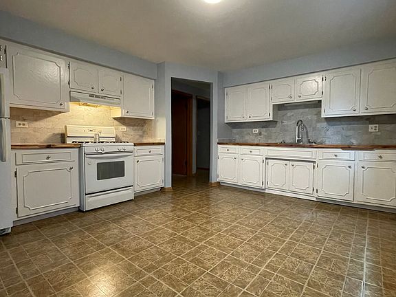 3rd image of 8629 W Summerdale Ave APT 1