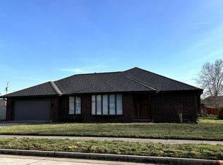 1444 E Woodgate St, Springfield, MO 65804