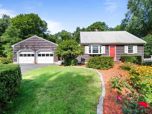 10 Bernice Street, Hooksett, NH 03106