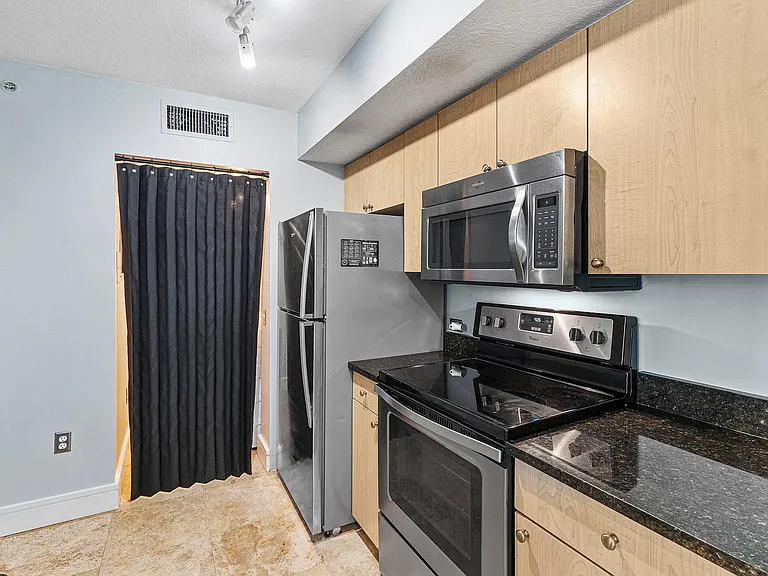 1013 Villa Cir — Photo 11