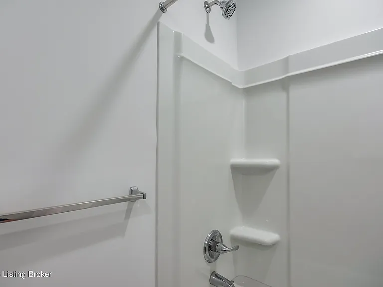 17010 Meander Way — Photo 34
