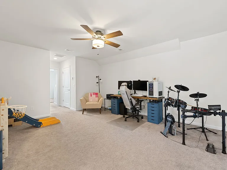 173 Greenwich Dr — Photo 20