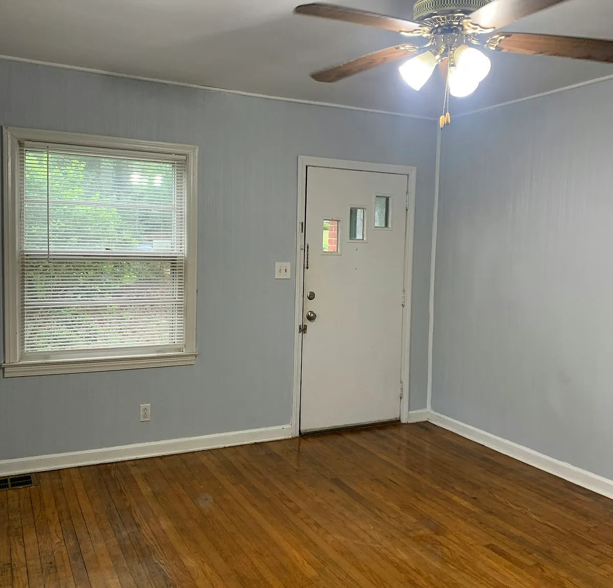 117 Shadowmoor Drive, Unit B — Photo 2