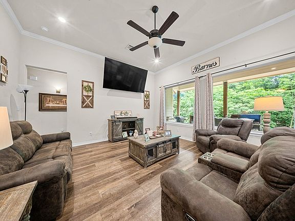 4th image of 904 Starnes Cir