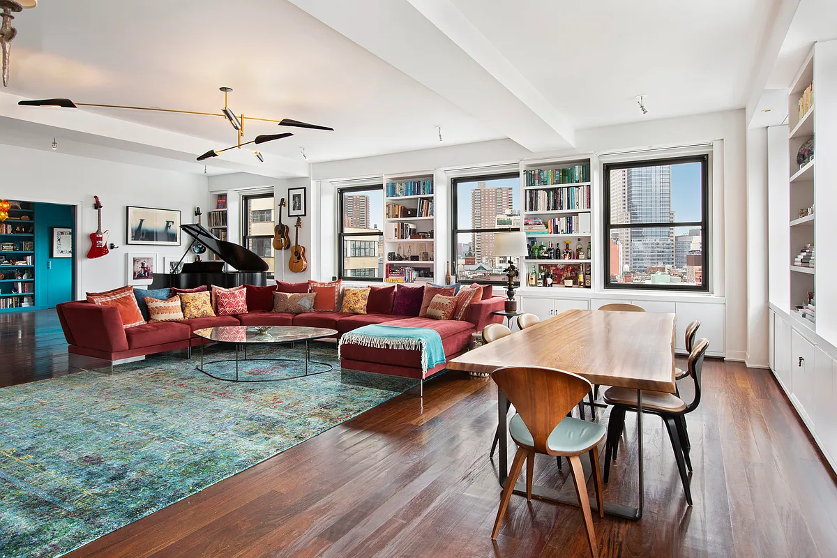 90 Franklin St APT 11 photo 1