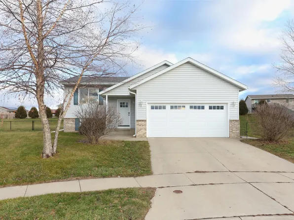 5863 Crown Ln NW, Rochester, MN 55901