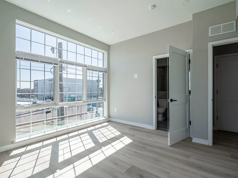 2401 Washington Ave — Photo 35