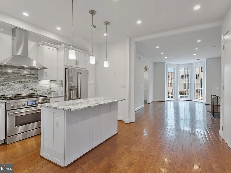 1339 Corcoran St NW — Photo 14