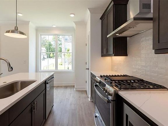 4th image of 5209 Riden Ct