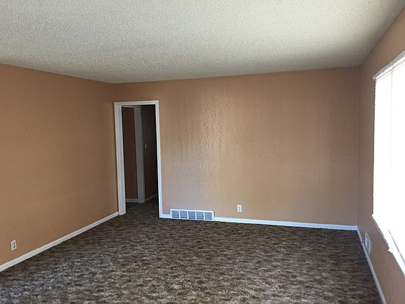 4th image of 8338 Wayne Ave