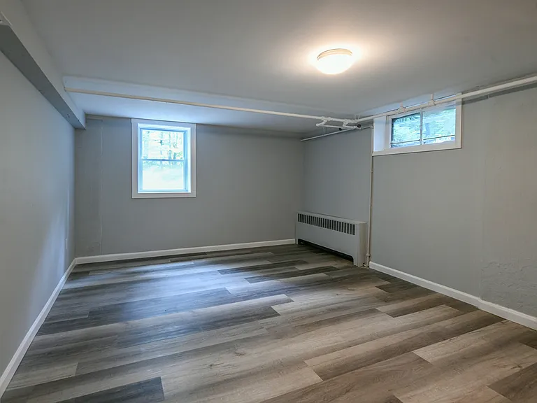 95 Riverside Dr — Photo 22