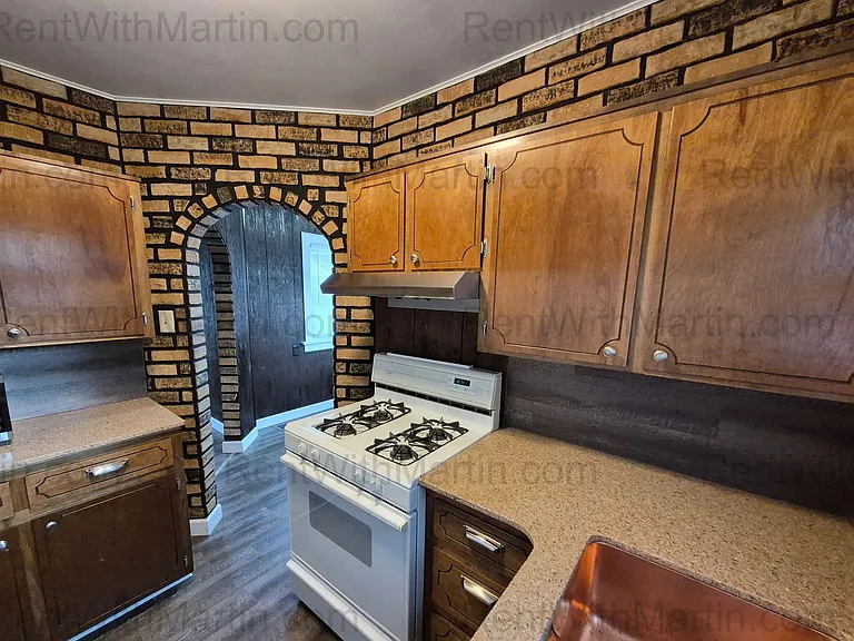 1212 Forest Ave — Photo 7