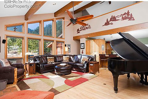 4th image of 910 Rockwood Ln