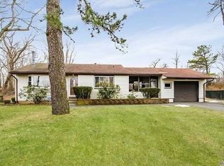 14 Aljan Dr, Brentwood, NY 11717
