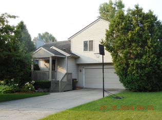 1430 Manorwood Dr SE, Kentwood, MI 49508