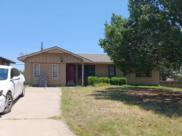 435 NW 53rd St, Lawton, OK 73505