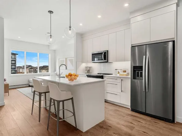 395 N Skyview Pkwy NE #2318, Calgary, AB T3N 2K1