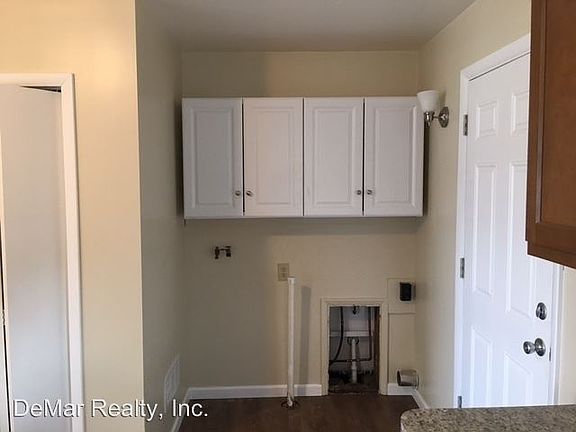 3rd image of 339-339 1/2 N Roanoke Ave 339 1/2 N Roanoke Ave