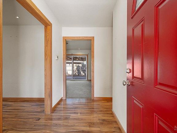 3rd image of 564 Edith Court