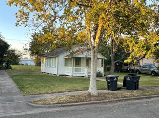 203 Fitz Rd, Alvin, TX 77511