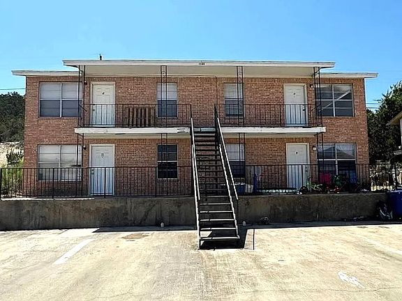 2nd image of 1308 Brown Dr APT A