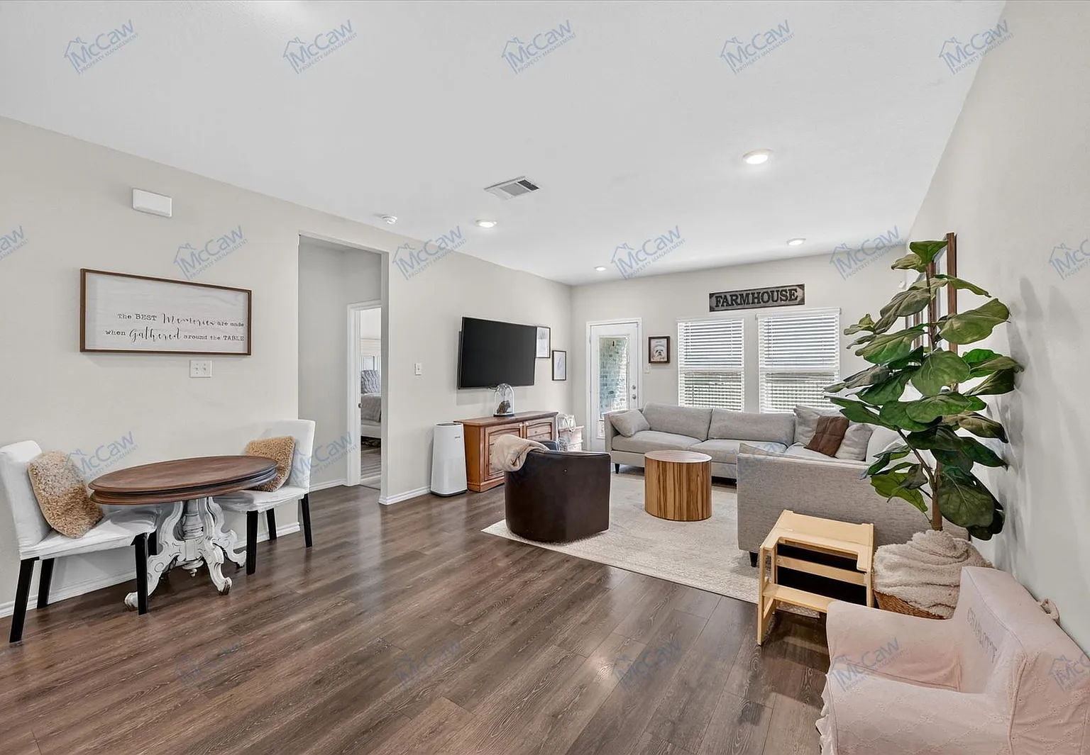 3 bed, 2.5 bath, 2057 sqft, $2,400 — Photo 4