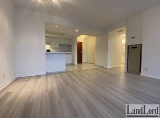 456 College St #409, Toronto, ON M6G 4A3