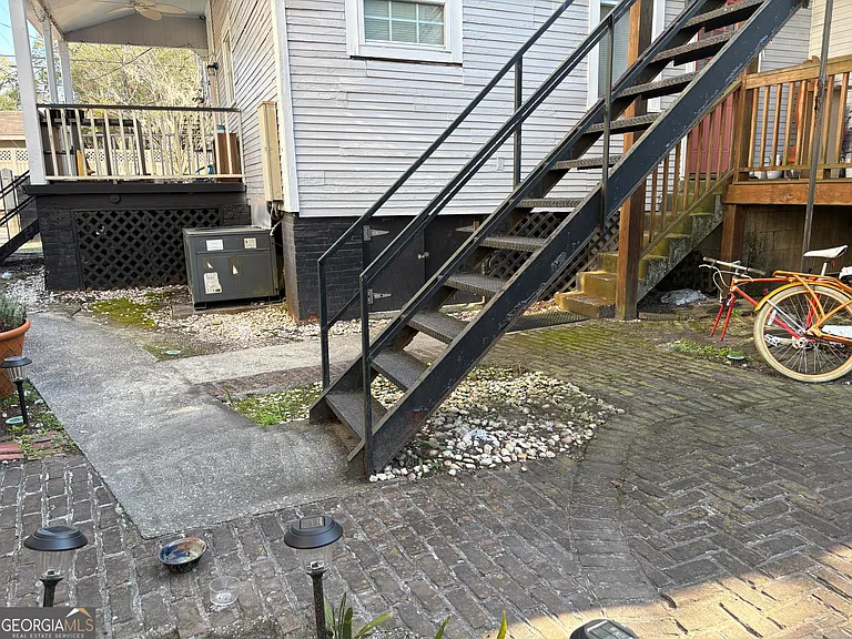 836 E Henry St #C — Photo 29