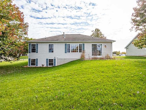 5th image of 177 Nicole Dr