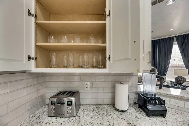 1548 Lakeside Dr — Photo 11