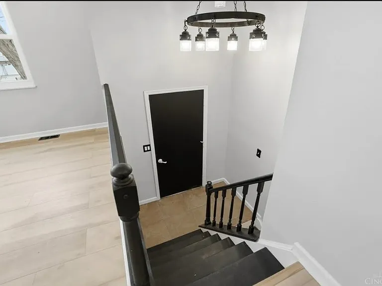 9925 Grasscreek Ct — Photo 3