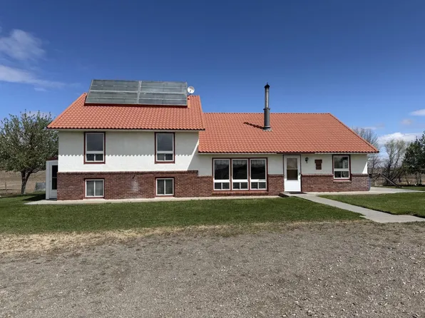 21 Cozad Rd, Wheatland, WY 82201