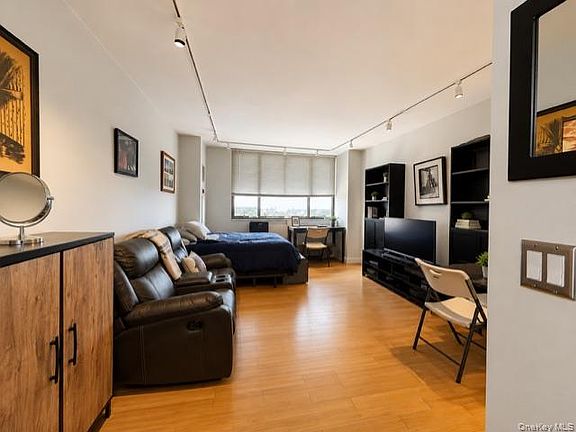 2nd image of 27110 Grand Central Parkway #16M