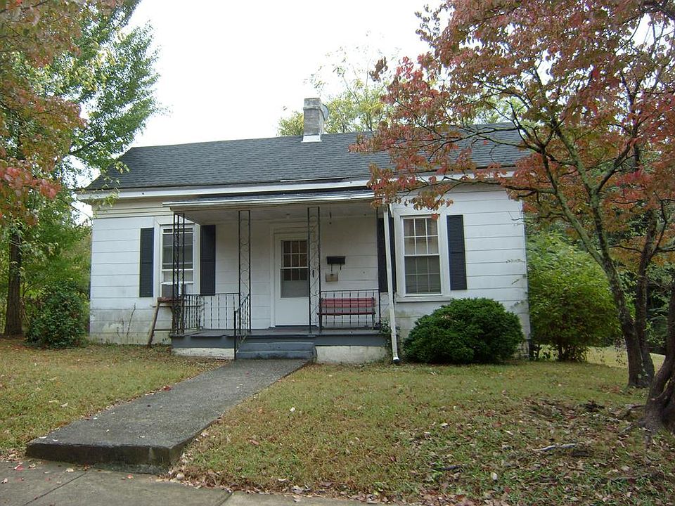 1st image of 212 Park Cir