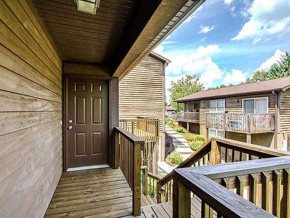 3rd image of 514 Pilgrim Ct APT C