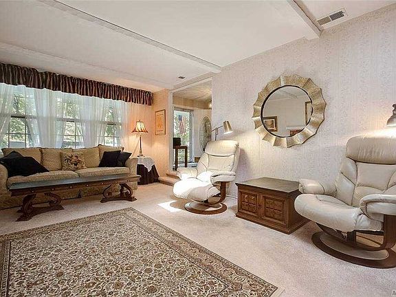 5th image of 9 Canterbury Dr