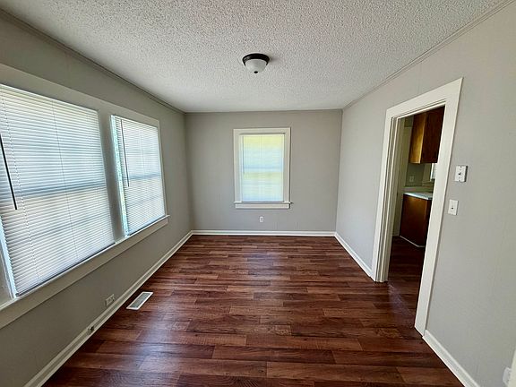5th image of 802 W Carr St